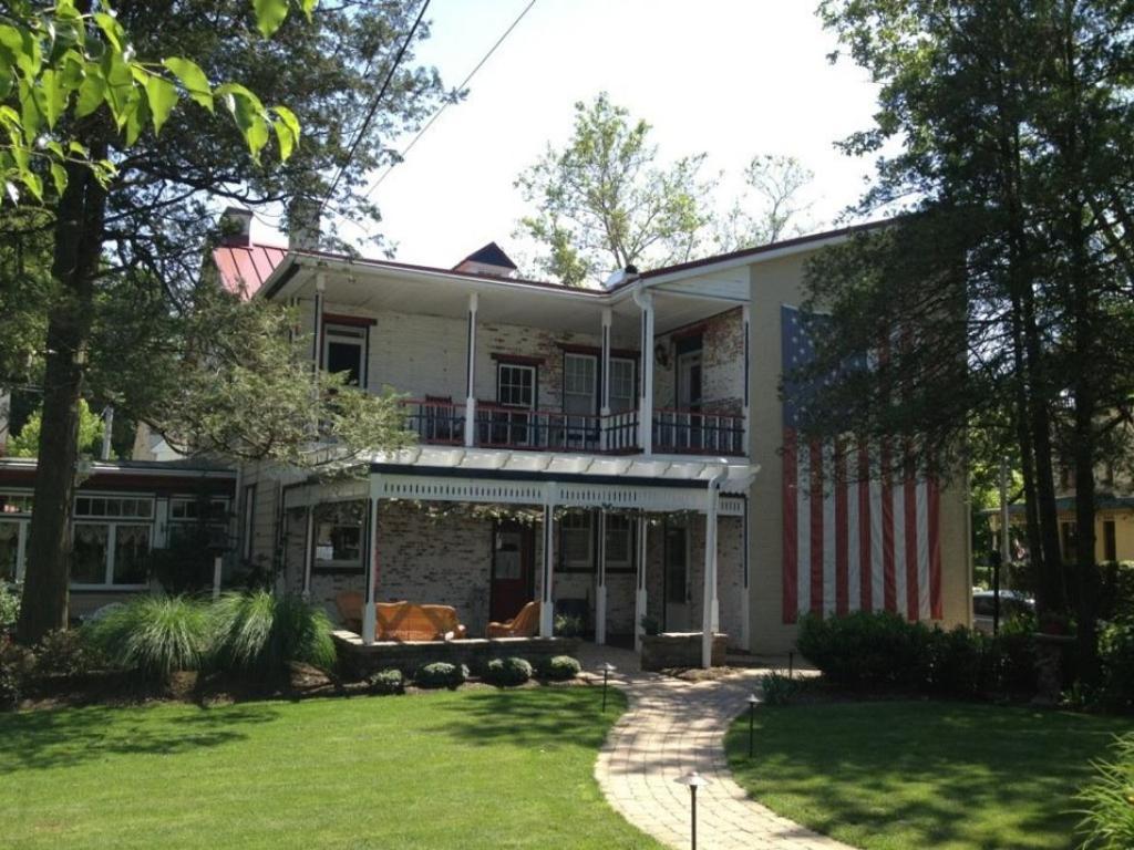 The Patriot House Annville Exterior foto